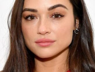 Crystal Reed"s image