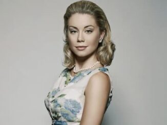 Jennifer Holland"s image