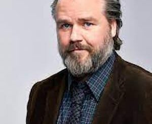 Tyler Labine Image